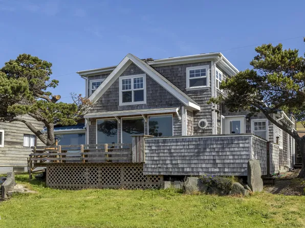 150 1st St, Yachats, OR 97498