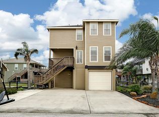 46 N Omega Dr, La Marque, TX 77568