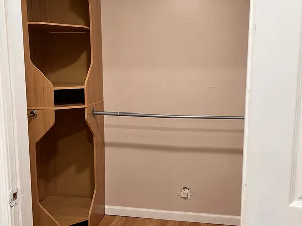 814 Woodbridge Comns Way, Iselin, NJ 08830