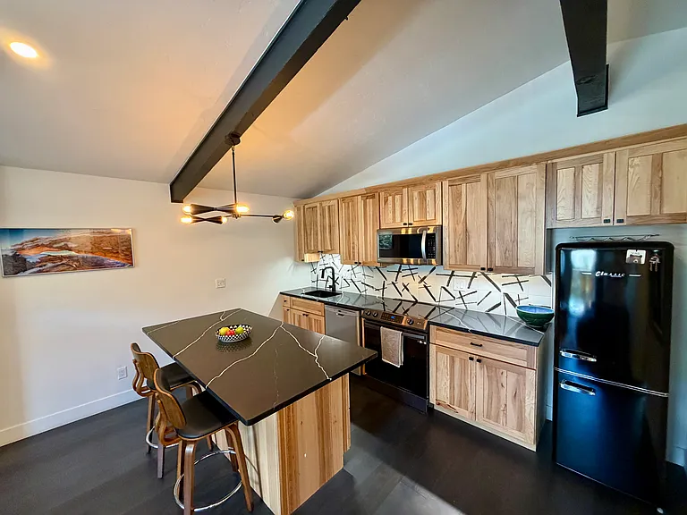 2059 Chamonix Ln #3 — Photo 16