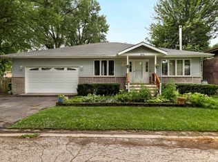 31 Fairfax Rd, Fox Lake, IL 60020