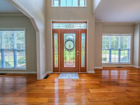 3rd image of 416 Pinnix Dr