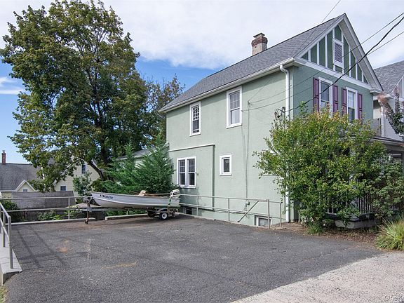 3rd image of 18 Grinnell Street