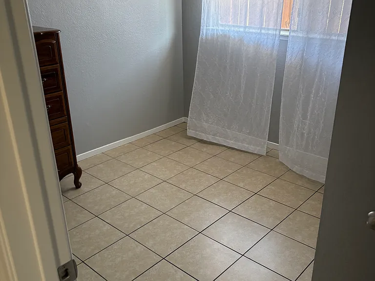 416 W Wilson Ave #C — Photo 10