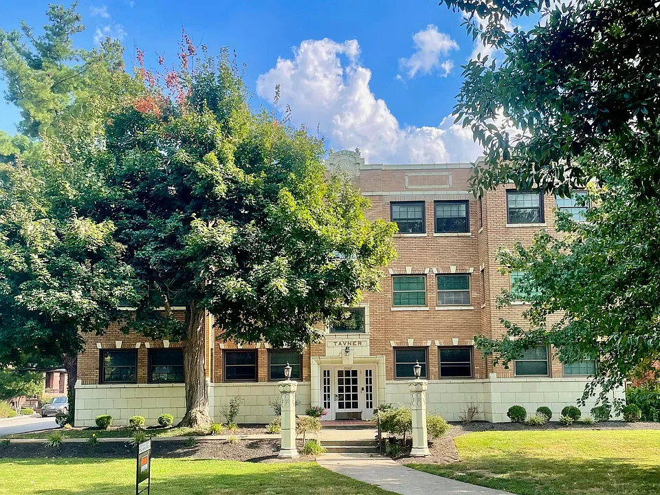 2082 Douglass Blvd #9