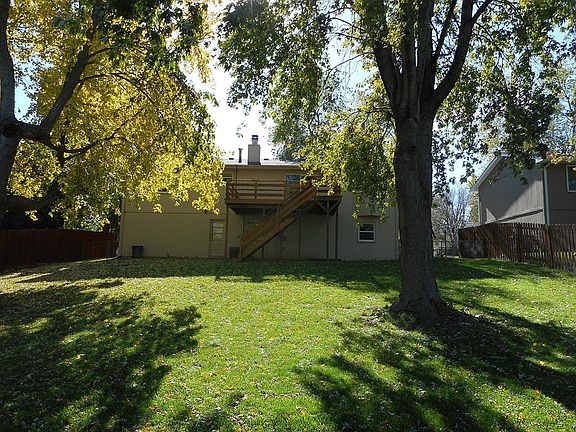3rd image of 702 Shannon Rd