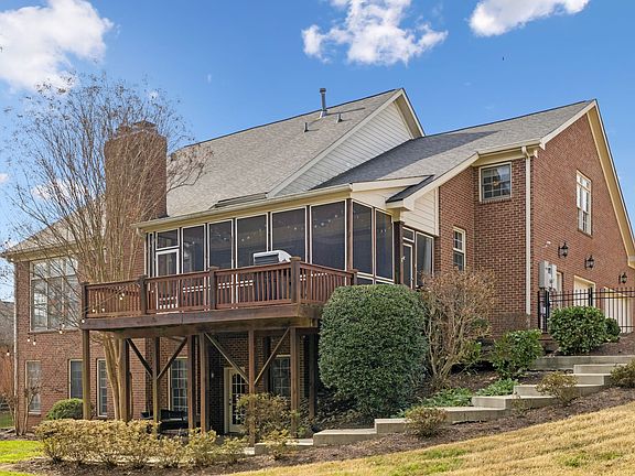 3rd image of 307 Fountainbrooke Dr