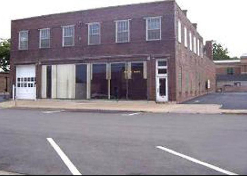 1st image of 425 2nd St
