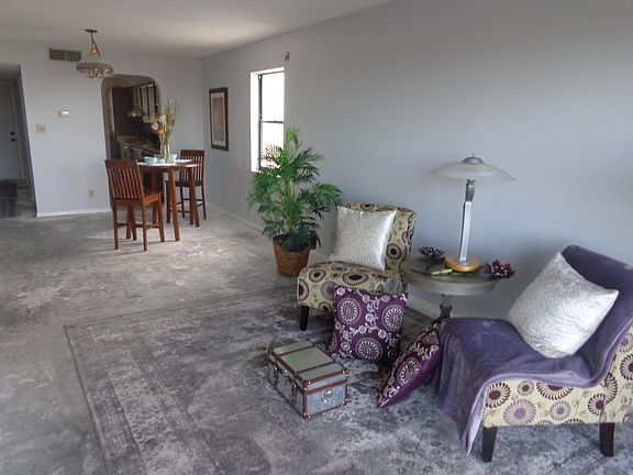 3rd image of 520 Palm Springs Blvd APT 613