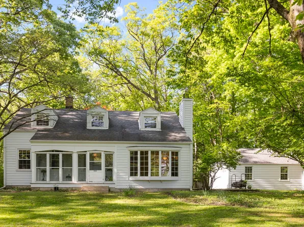 4N807 Grandmas Ln, St Charles, IL 60175