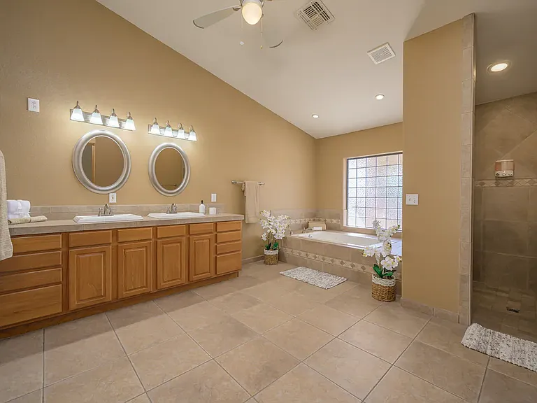 809 Park Hill Ave — Photo 4