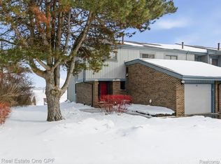 1715 River Rd APT 22, Saint Clair, MI 48079