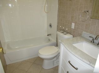 83 68th St APT 5, Guttenberg, NJ 07093