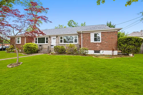 112 E Ackerman Ave #B Photo 1