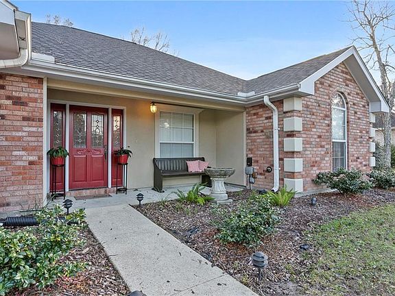 3rd image of 215 Woodbridge Blvd