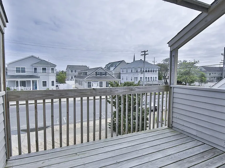21 Brown Ave — Photo 108