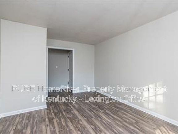 5th image of 3736 Camelot Dr Unit A
