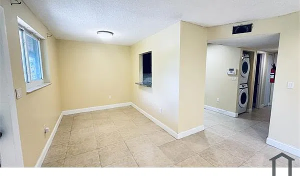 1718 NW 56th Ave — Photo 2