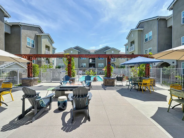 Vela Apartments — Photo 90