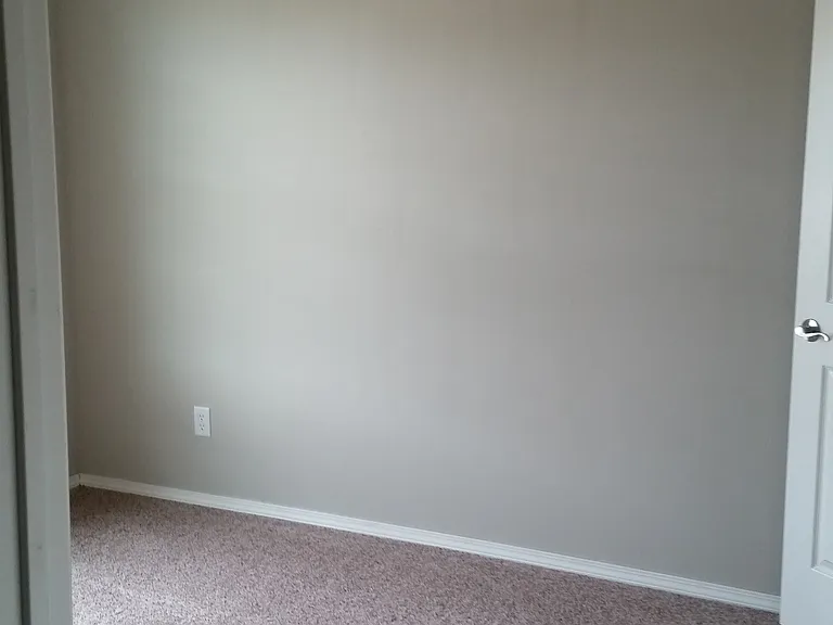 1052 W Yellow Cir — Photo 10