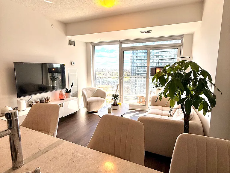 2520 Eglinton Ave W #1322 — Photo 2