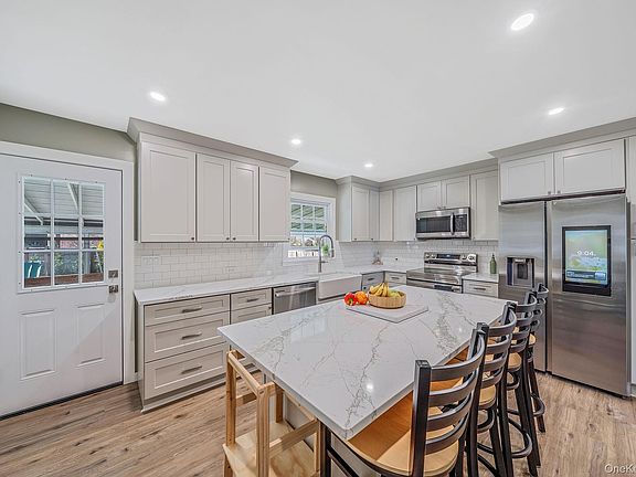 5th image of 24 Brandywine Drive