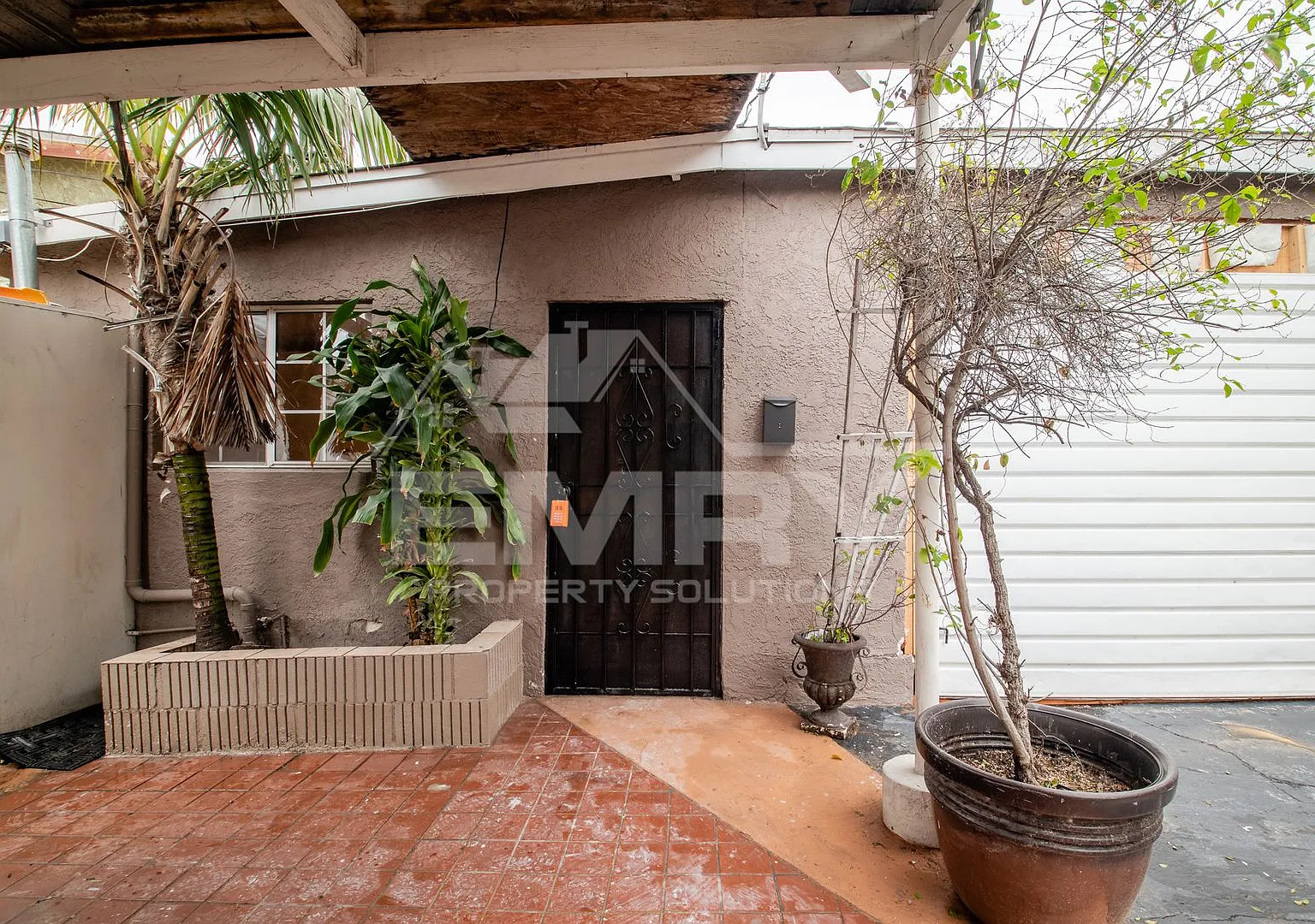 1125 S Evergreen Ave, Los Angeles House — Photo 2