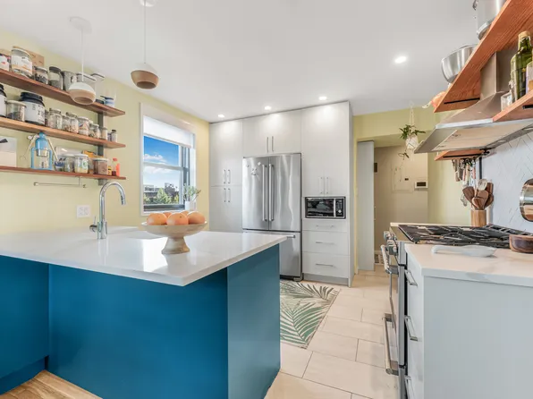 425 East 26th Street image 5 of 19