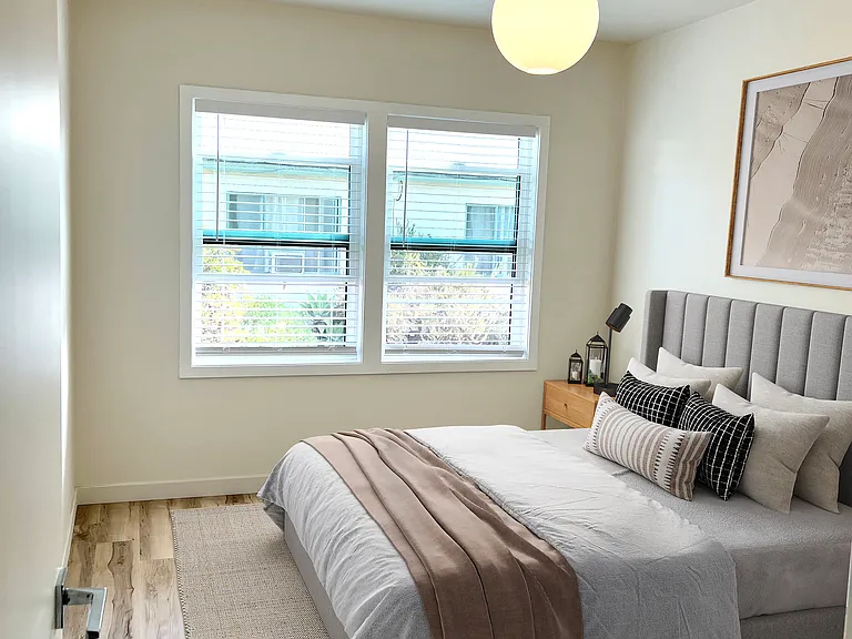 2206 Ocean Park Blvd #M — Photo 2