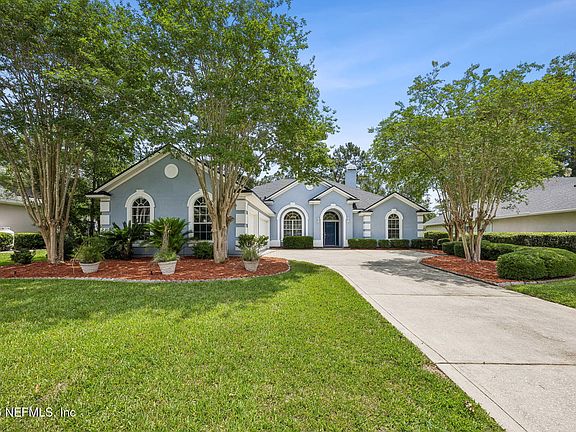 3rd image of 533 GOLDEN LINKS Drive