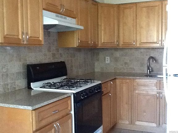 3rd image of 51 Tallman Ave