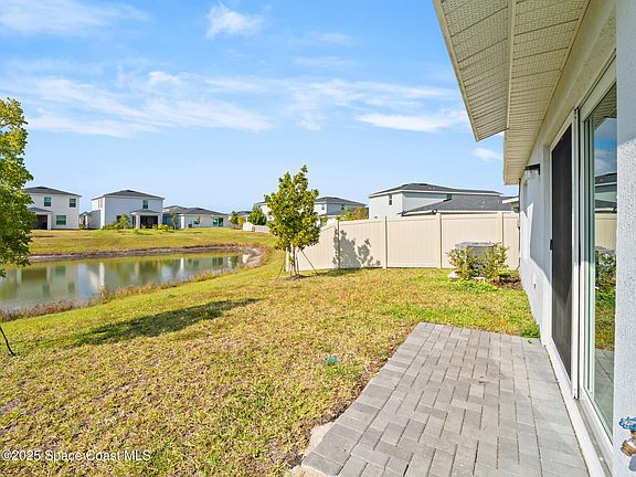 5th image of 1668 Colebrook Cir SW