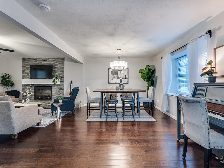 13019 Glenside Dr — Photo 4