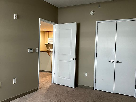 4th image of 815 Arch St #51X