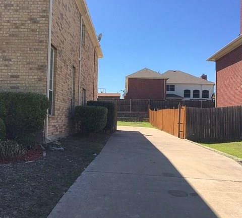 5th image of 309 Oleander Dr