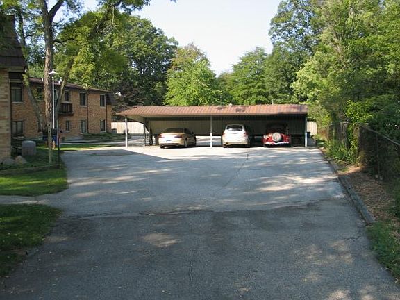 3rd image of 428 Butternut Dr