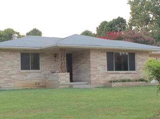 300 Oakwood Dr, Keene, TX 76059