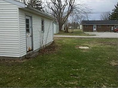 5th image of 912 Jackson St