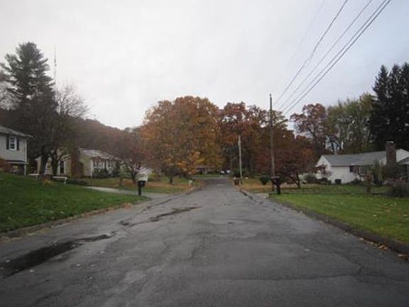 3rd image of 13 Vincent Dr