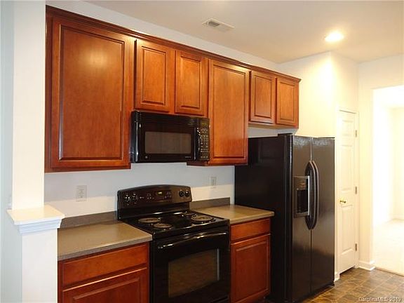 5th image of 132 Cypress Landing Dr