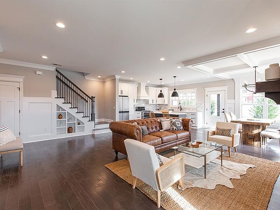 2nd image of 1014 Easton Ct #1