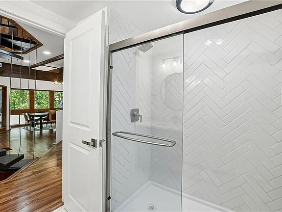 37th image of 2965 Pond View Ct