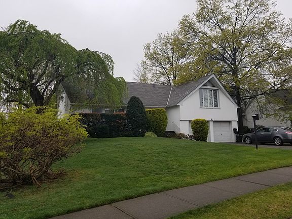 3rd image of 13 Woods Ln