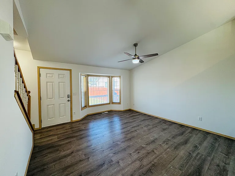 7470 Leeside Dr — Photo 12