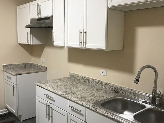 3rd image of 6842 S King Dr