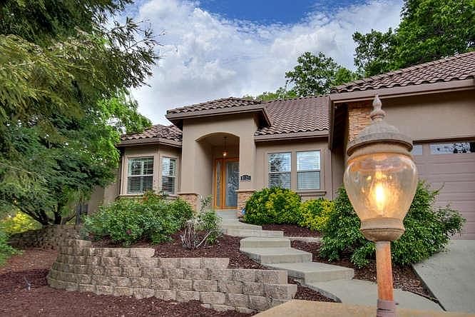 2nd image of 8525 Willings Way