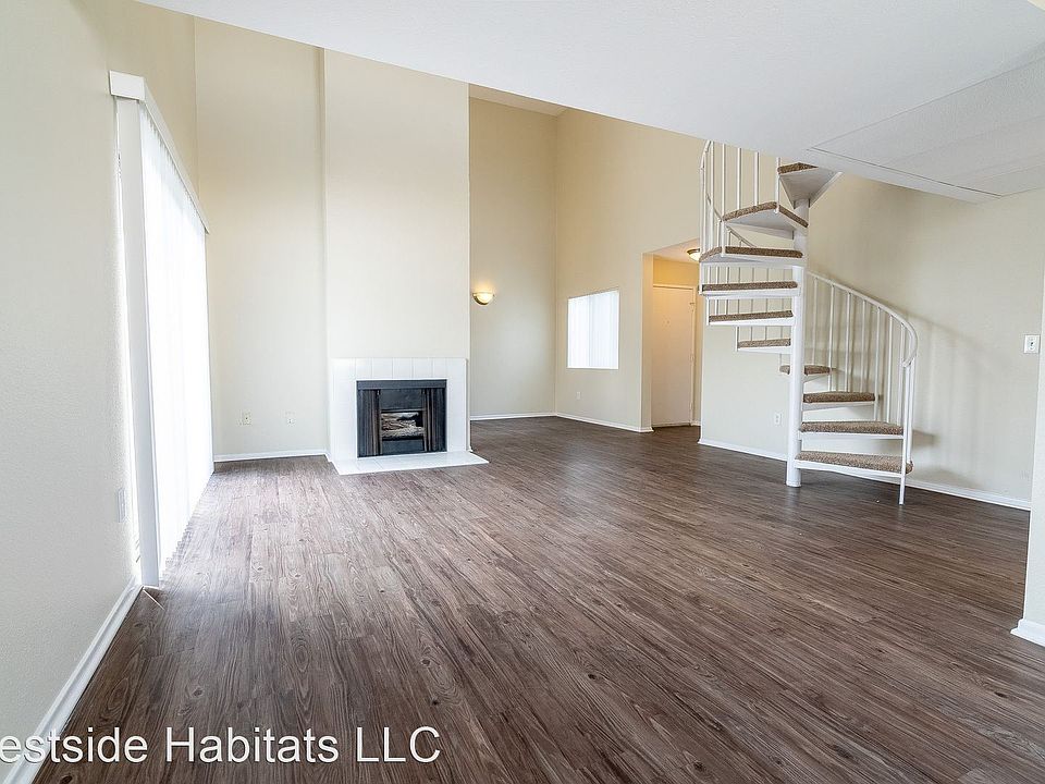 1st image of 4406 Cahuenga Blvd APT 206