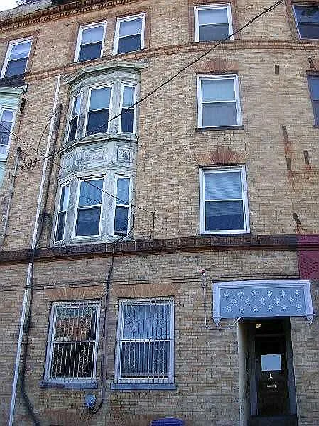 Linden St