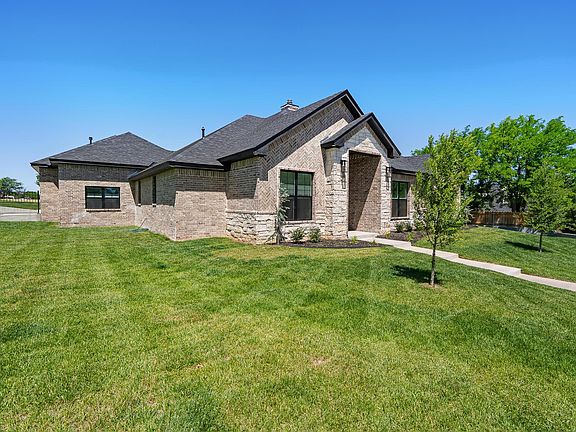 5th image of 24 Southridge Dr