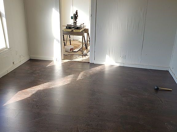 5th image of 63 W Railroad St